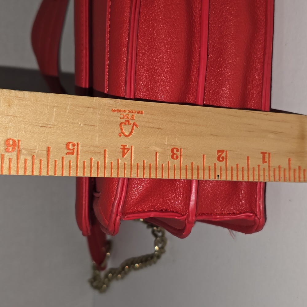 BCBG Paris Red Shoulder Purse Gold Chain Magnetic Closure Double Compartment NWT - Picture 13 of 16